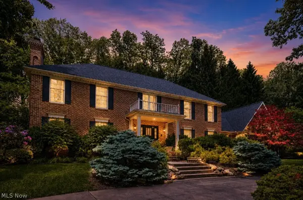853 Robinwood Hills Drive, Bath, OH 44333