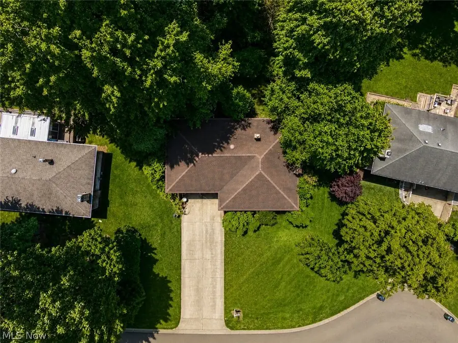 3856 Moonglo Nw Street, Uniontown, OH 44685 - #3