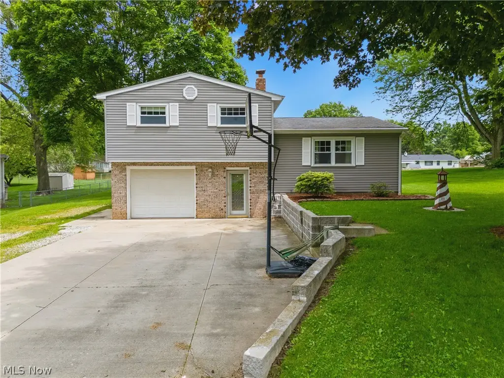 8572 Greenmeadow Nw Avenue, Canal Fulton, OH 44614 - #1