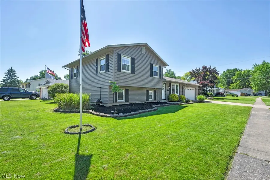 127 Edgefield Drive, Elyria, OH 44035 - #3