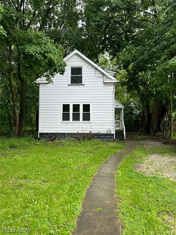 493 Bacon Avenue, Akron, OH 44320