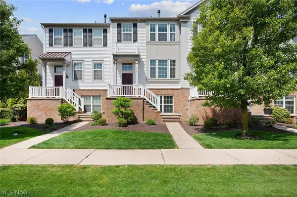6196 N Pointe Drive, Pepper Pike, OH 44124