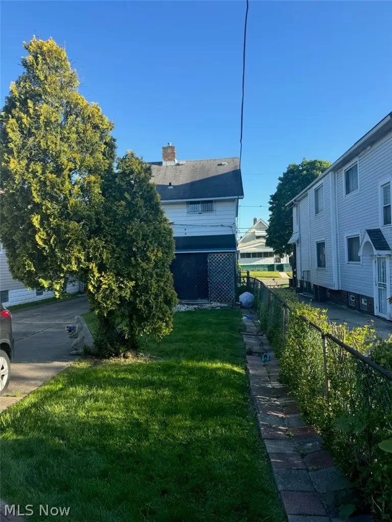 10913 Greenwich Avenue, Cleveland, OH 44105 - #2