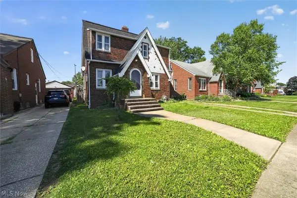 2902 Russell Avenue, Parma, OH 44134