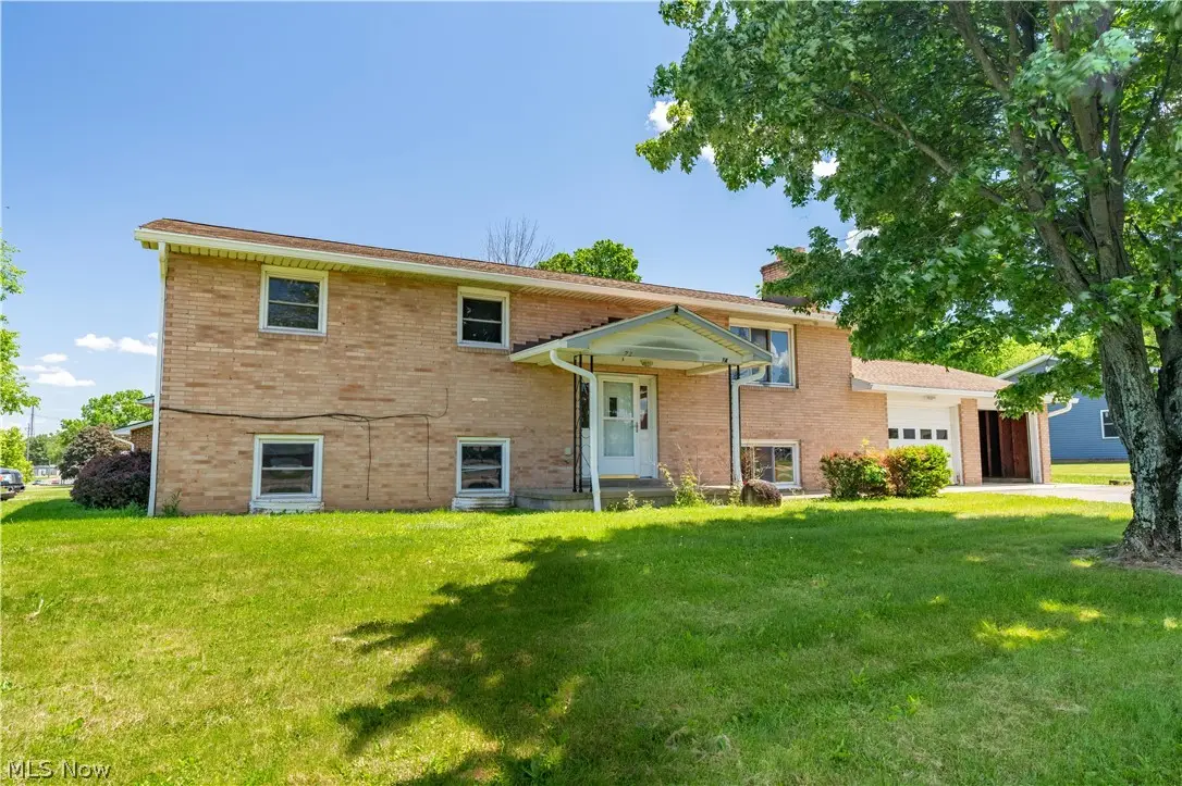 72-74 Briarcliff Ne Avenue, Alliance, OH 44601 - #1