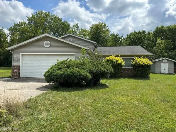 25235 Suwanee Avenue, Oakwood, OH 44146