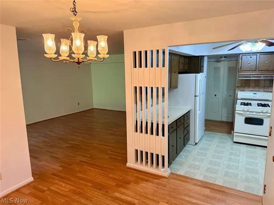 6250 Greenwood Parkway #202, Sagamore Hills, OH 44067 - #3