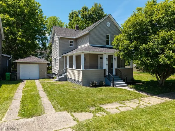 30 16th Nw Street, Barberton, OH 44203
