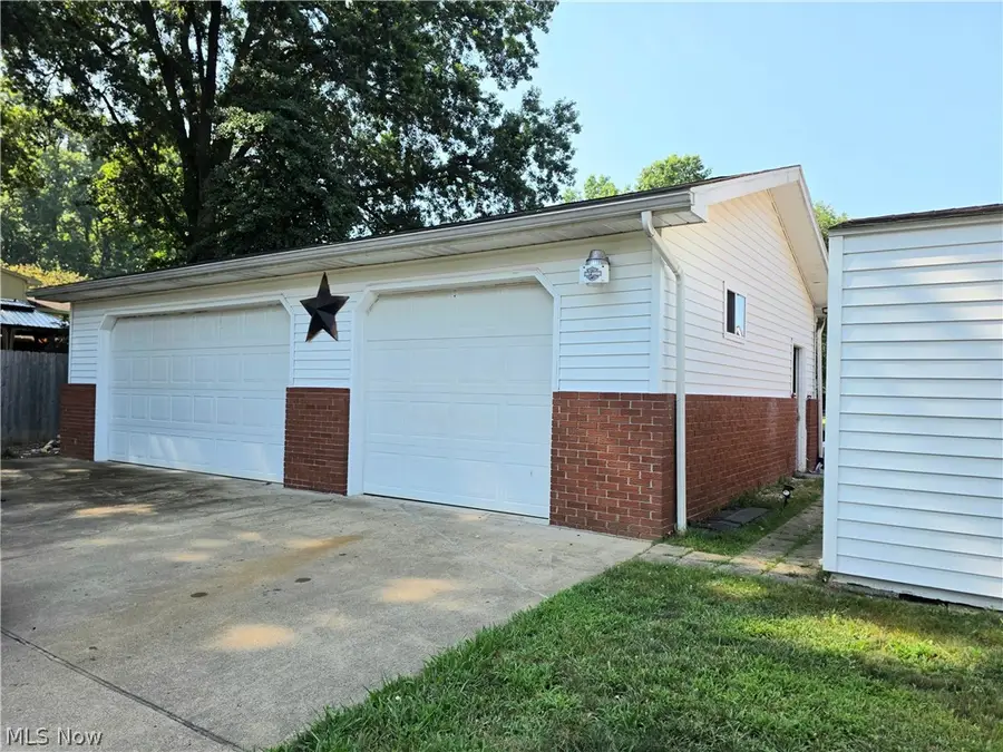 2814 16th Avenue, Vienna, WV 26105 - #3