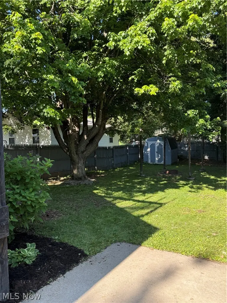 225 29th Nw Street, Barberton, OH 44203 - #3