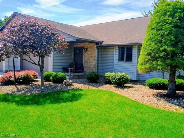 2160 Whispering Meadows, Warren, OH 44484