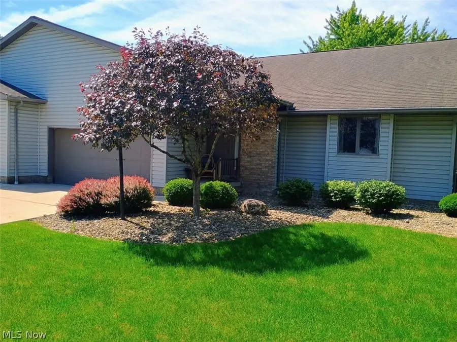 2160 Whispering Meadows, Warren, OH 44484 - #3