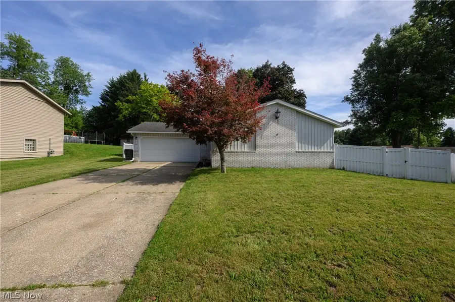1310 Nottingham Ne Square, Bolivar, OH 44612 - #2