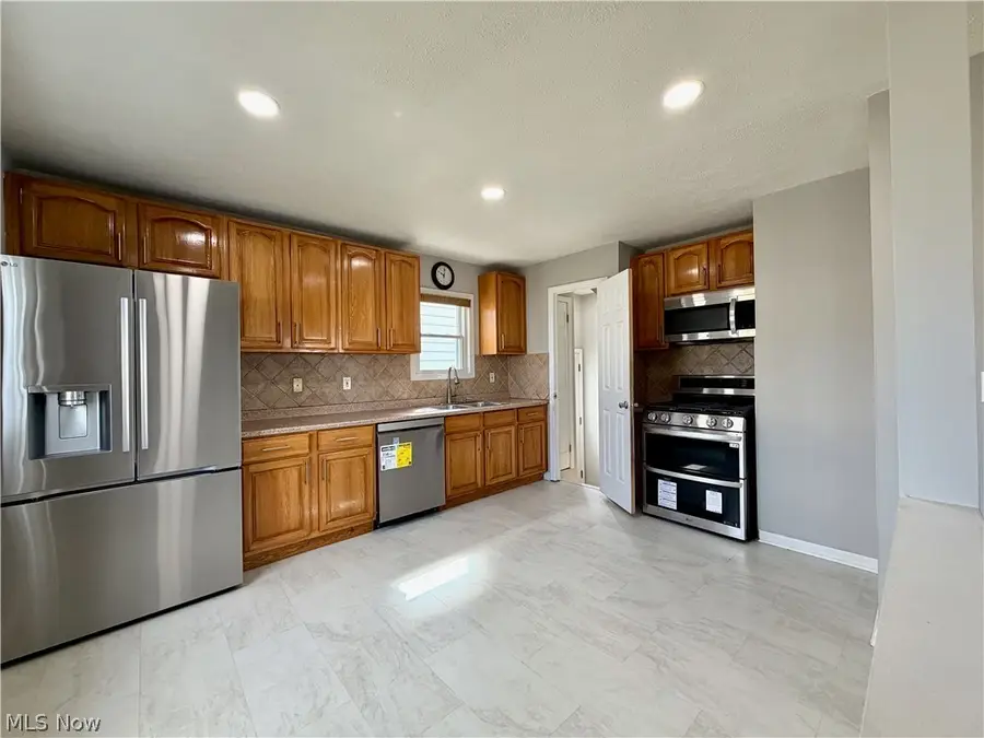 4515 Pershing Avenue, Parma, OH 44134 - #3