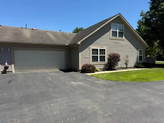 1402 Willow Brook Ne Drive, Warren, OH 44483 - #3