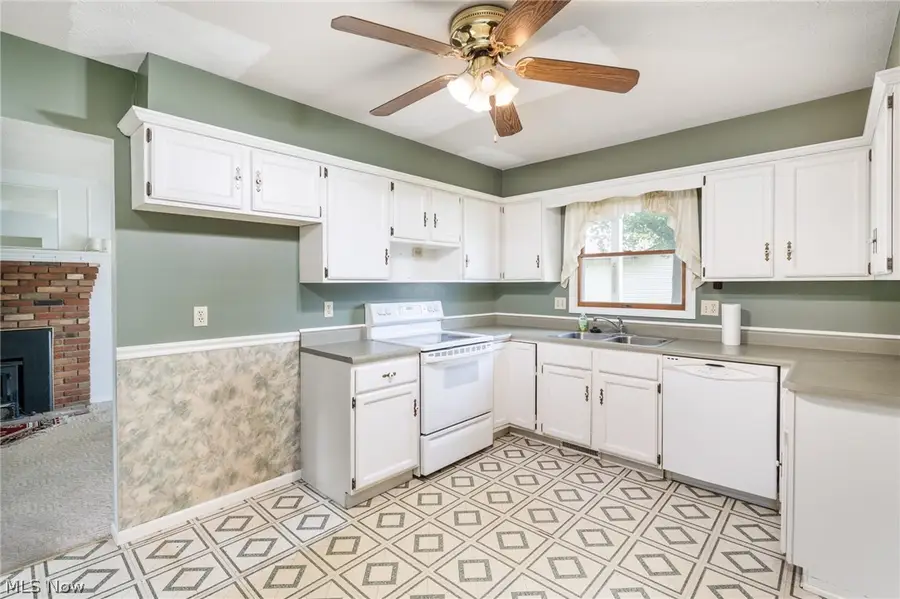 6908 Hidden Valley Drive, Amherst, OH 44001 - #2