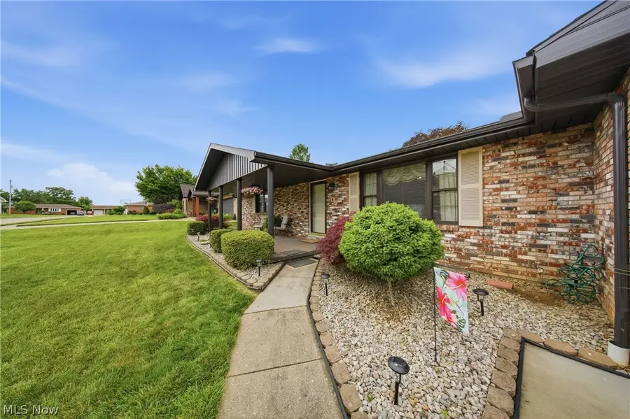 805 Ashberry Drive, Belpre, OH 45714 - #2