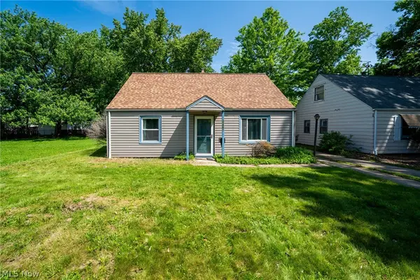 23861 Colbourne, Euclid, OH 44123