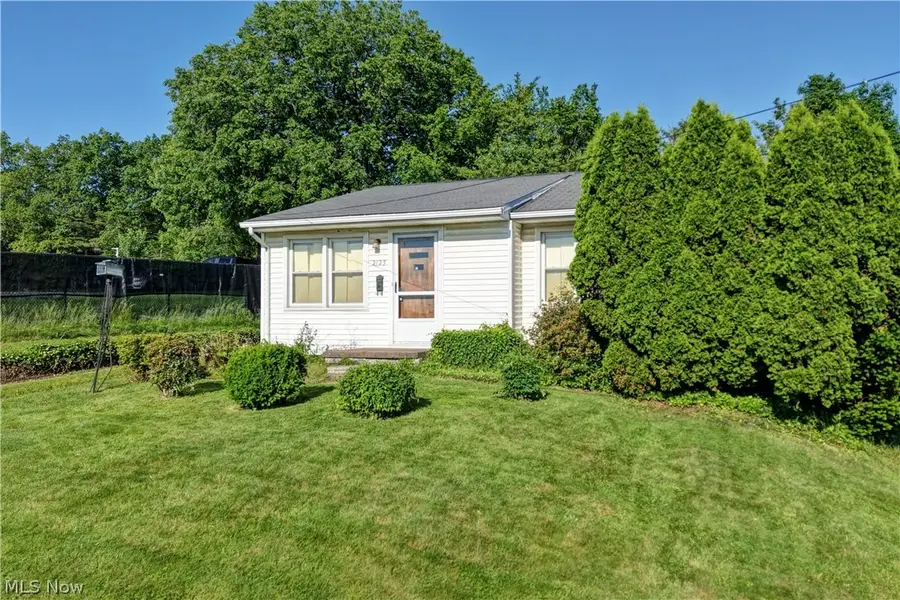 2123 Clearview Nw Avenue, Canton, OH 44708 - #3