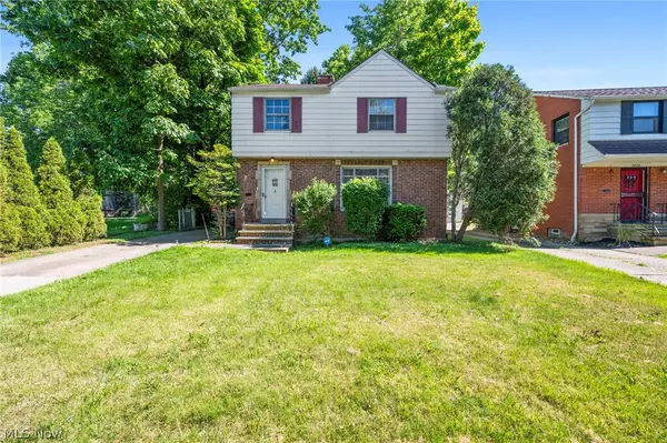 3830 Sherwood Road, Cleveland, OH 44121