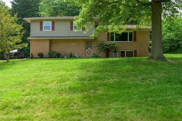 8560 Glennridge Nw Avenue, Clinton, OH 44216