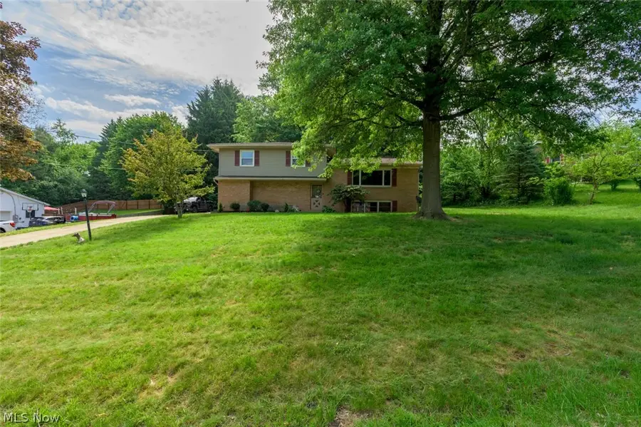 8560 Glennridge Nw Avenue, Clinton, OH 44216 - #2
