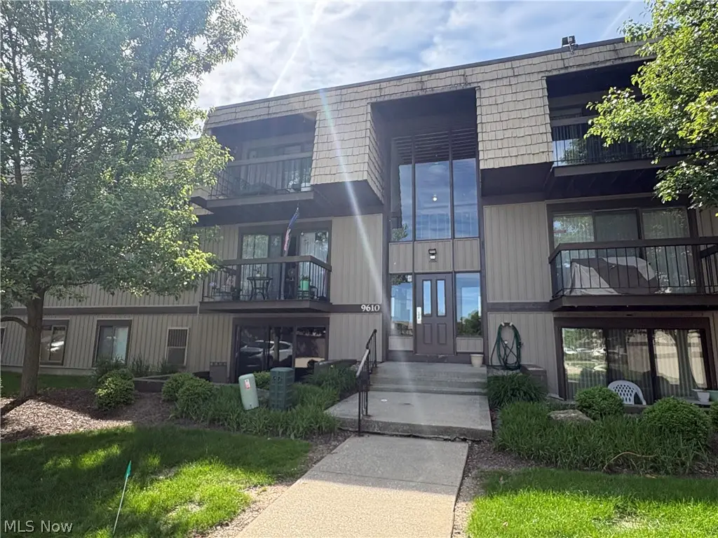 9610 Cove Drive #13b, North Royalton, OH 44133 - #1