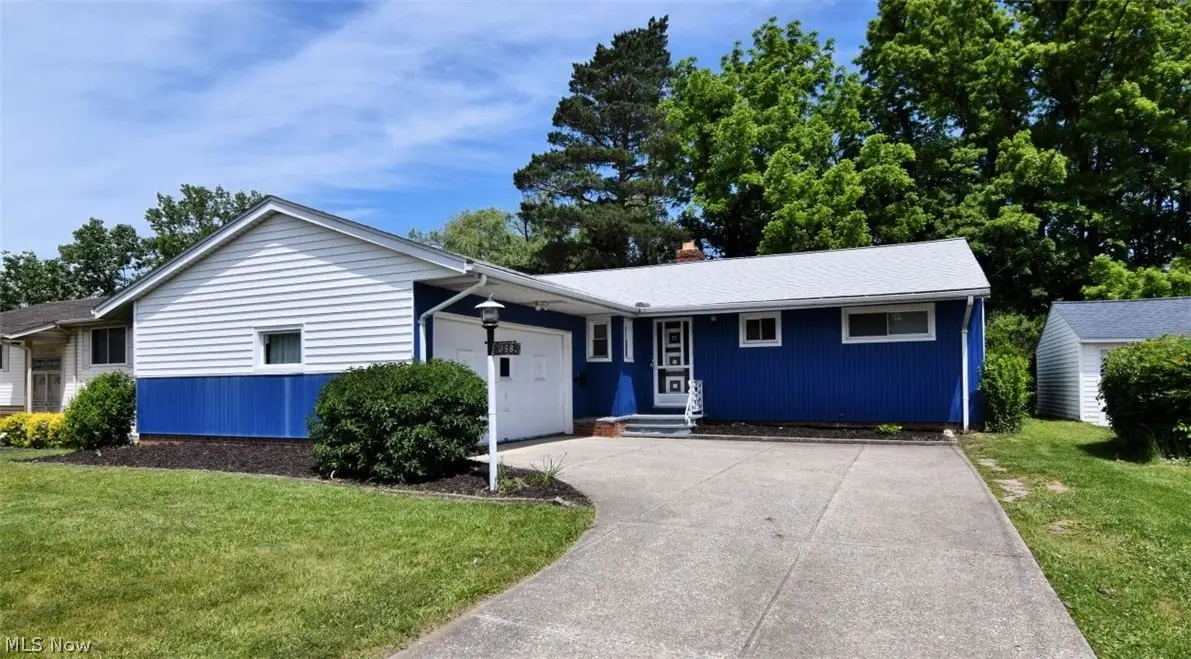 20685 Alameda Parkway, Highland Hills, OH 44128 - #1