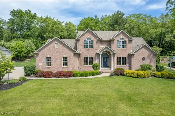 6612 Greyhawk Nw Street, Canton, OH 44708
