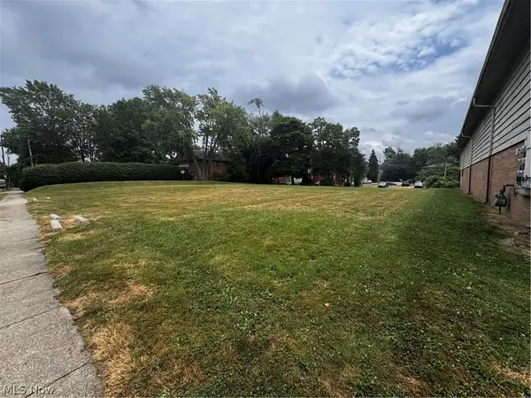 444 Sumner Street, Akron, OH 44304