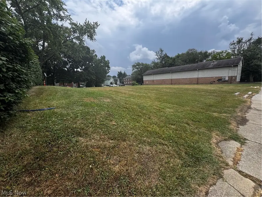 444 Sumner Street, Akron, OH 44304 - #3