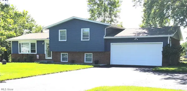 13299 Carnation Nw Avenue, Hartville, OH 44632