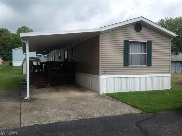 62 Redwood Drive, Beloit, OH 44609