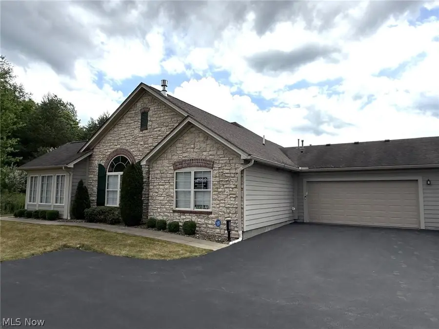 1203 River Glen Ne Drive, Warren, OH 44484 - #2