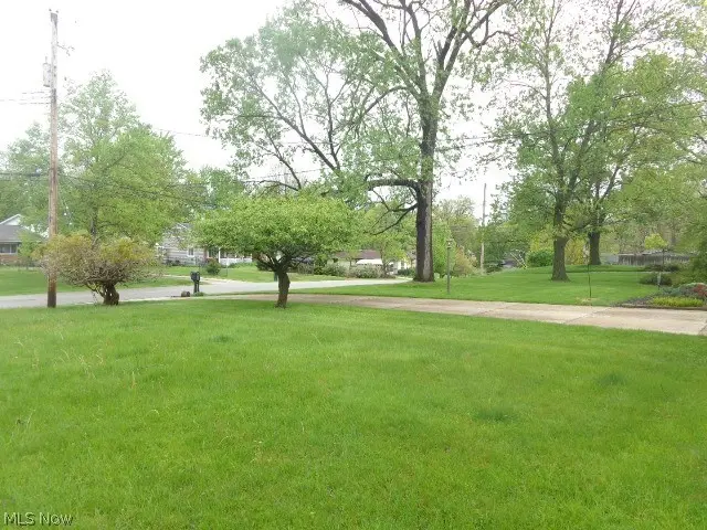 8085 Worthington Park Drive, Strongsville, OH 44149 - #3