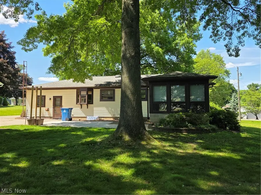 1515 E 11th Street, Salem, OH 44460 - #2