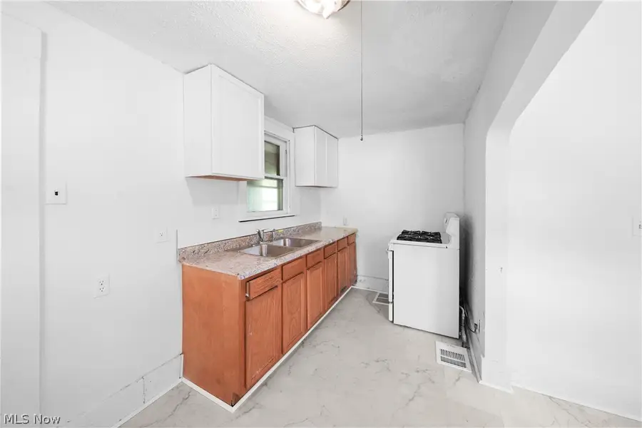 148 Saint Louis Avenue, Youngstown, OH 44507 - #2