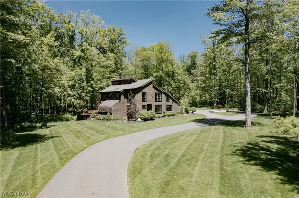 17138 Wood Acre Trail, Chagrin Falls, OH 44023