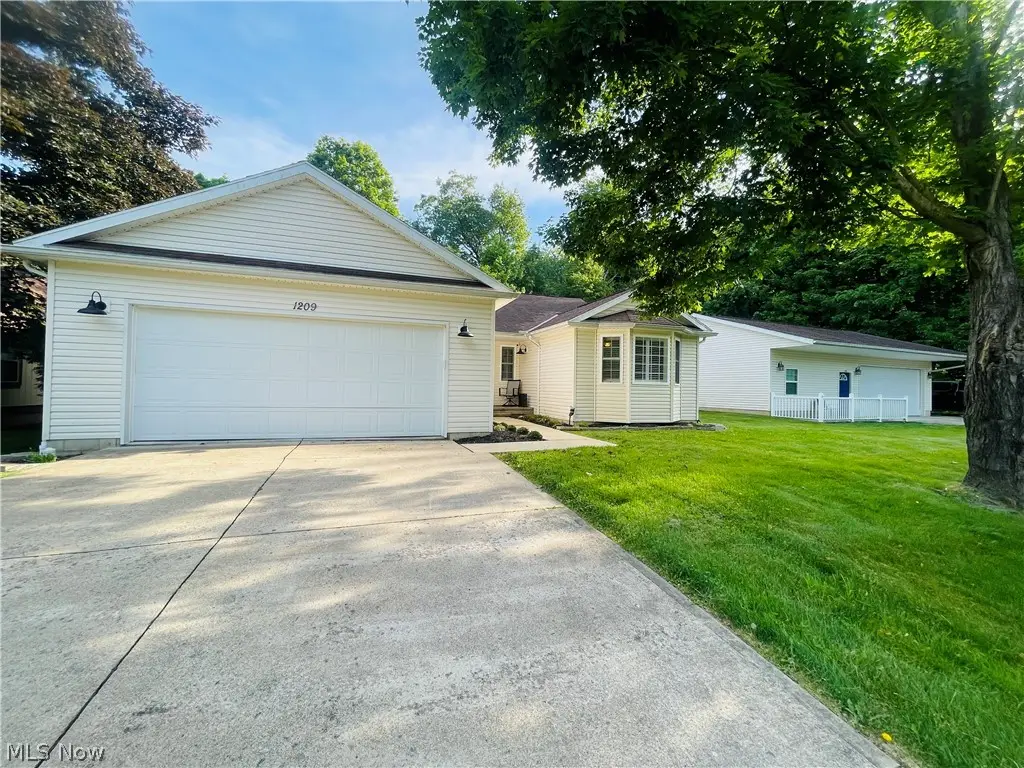 1209 Apple Valley Dr, Howard, OH 43028 - #1
