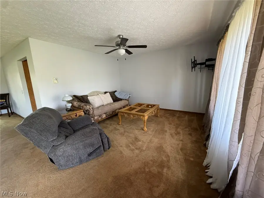 128 12th Nw Street, Strasburg, OH 44680 - #2