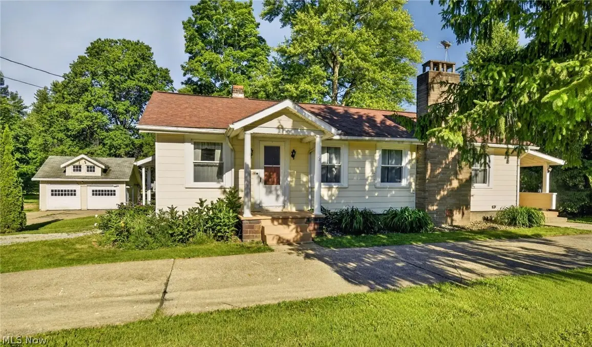 2690 S Canfield Niles Road, Youngstown, OH 44515 - #1
