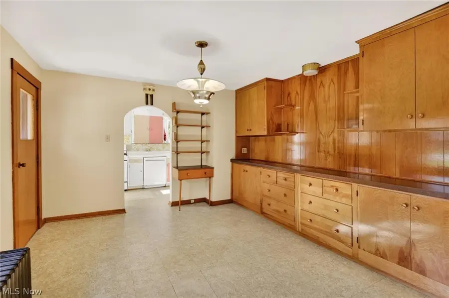 2690 S Canfield Niles Road, Youngstown, OH 44515 - #2