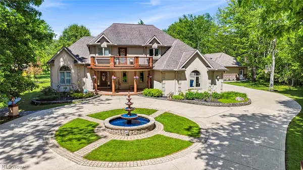 10600 Locust Grove Drive, Chardon, OH 44024
