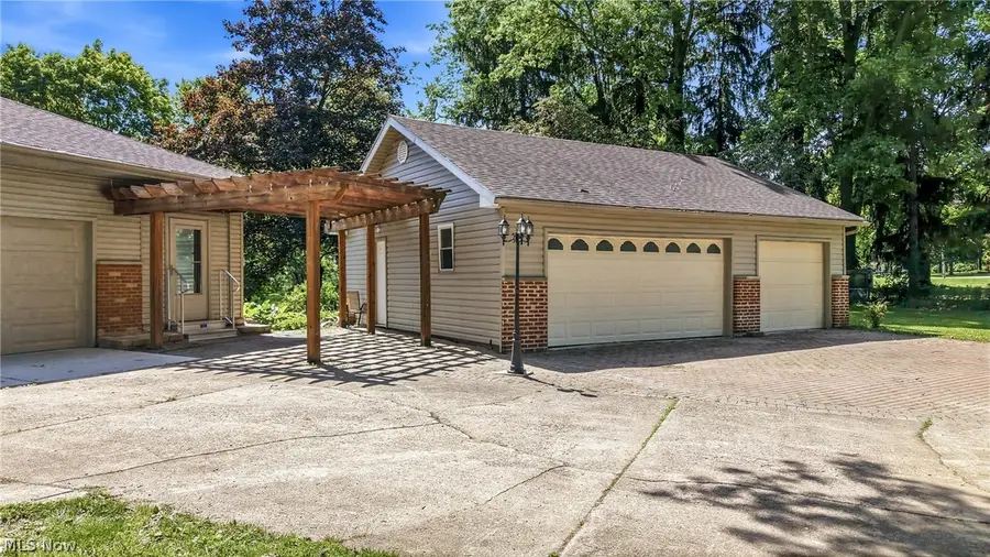 601 Murray Hill Drive, Youngstown, OH 44505 - #2