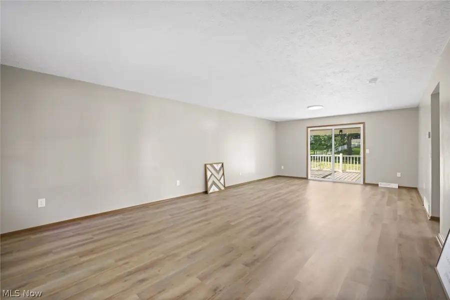 4694 Leone Ne Road, Louisville, OH 44641 - #2