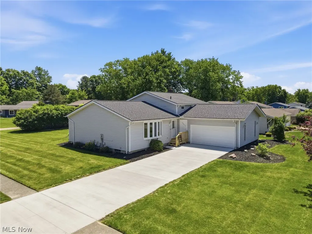 15677 Pinewood Drive, Strongsville, OH 44149 - #1