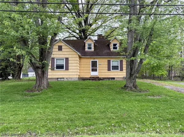 8060 Paulin Drive, Youngstown, OH 44514