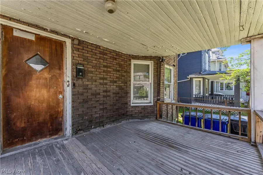 1261 E 113th Street, Cleveland, OH 44108 - #3