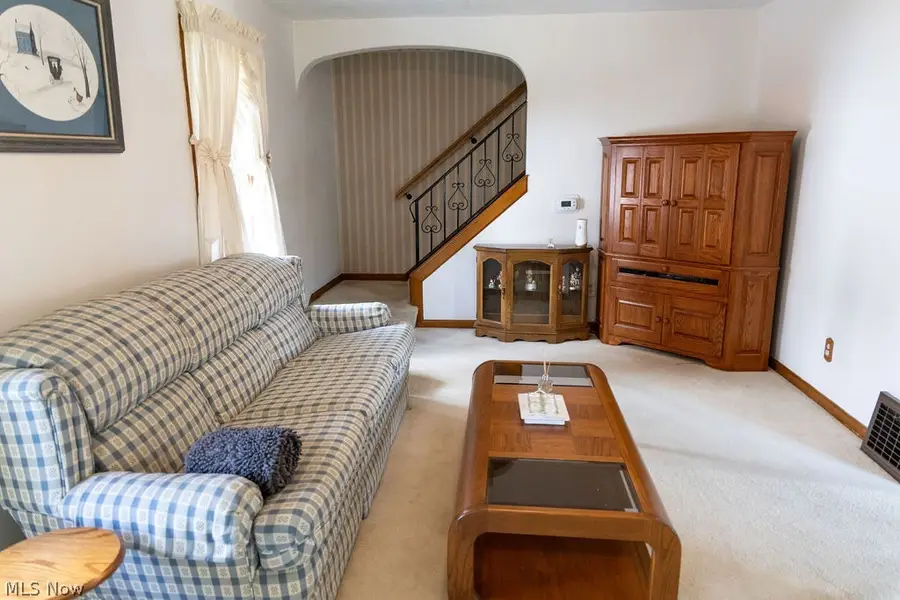 8 Driggs Lane, Bridgeport, OH 43912 - #2