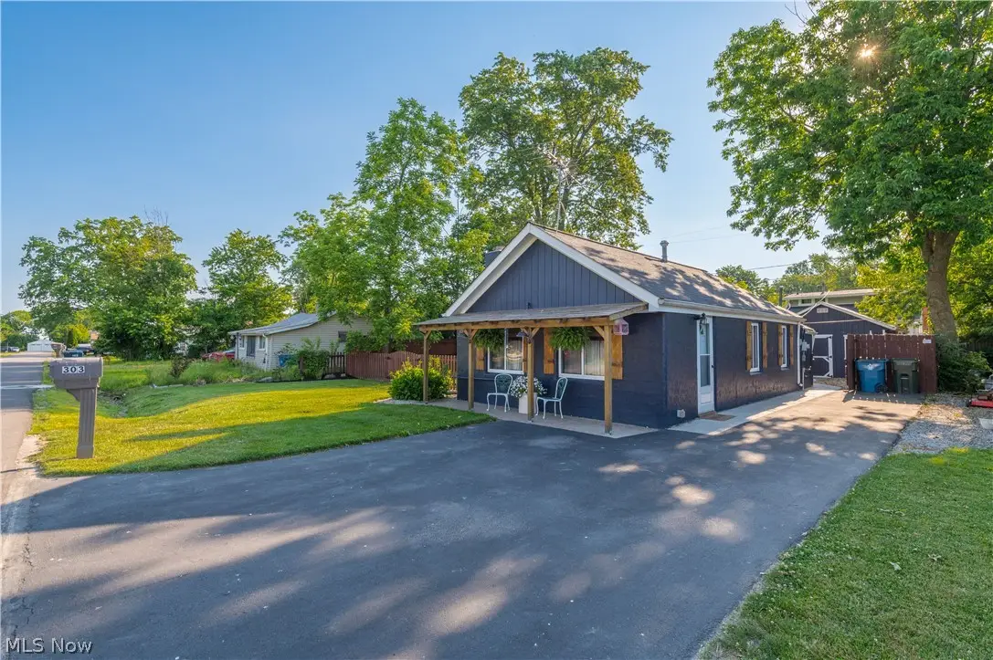 303 Roxboro Road, Vermilion, OH 44089 - #1